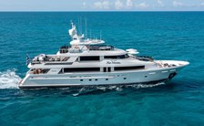 Embrace 2024 with a special offer on Virgin Islands yacht charters onboard luxury yacht charter Far Niente
